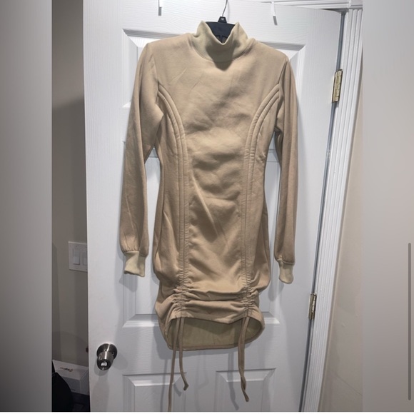 FASHION NOVA - “Renee” Ruched Shoulder Pad Sweatshirt Dress - NWT - Picture 5 of 8
